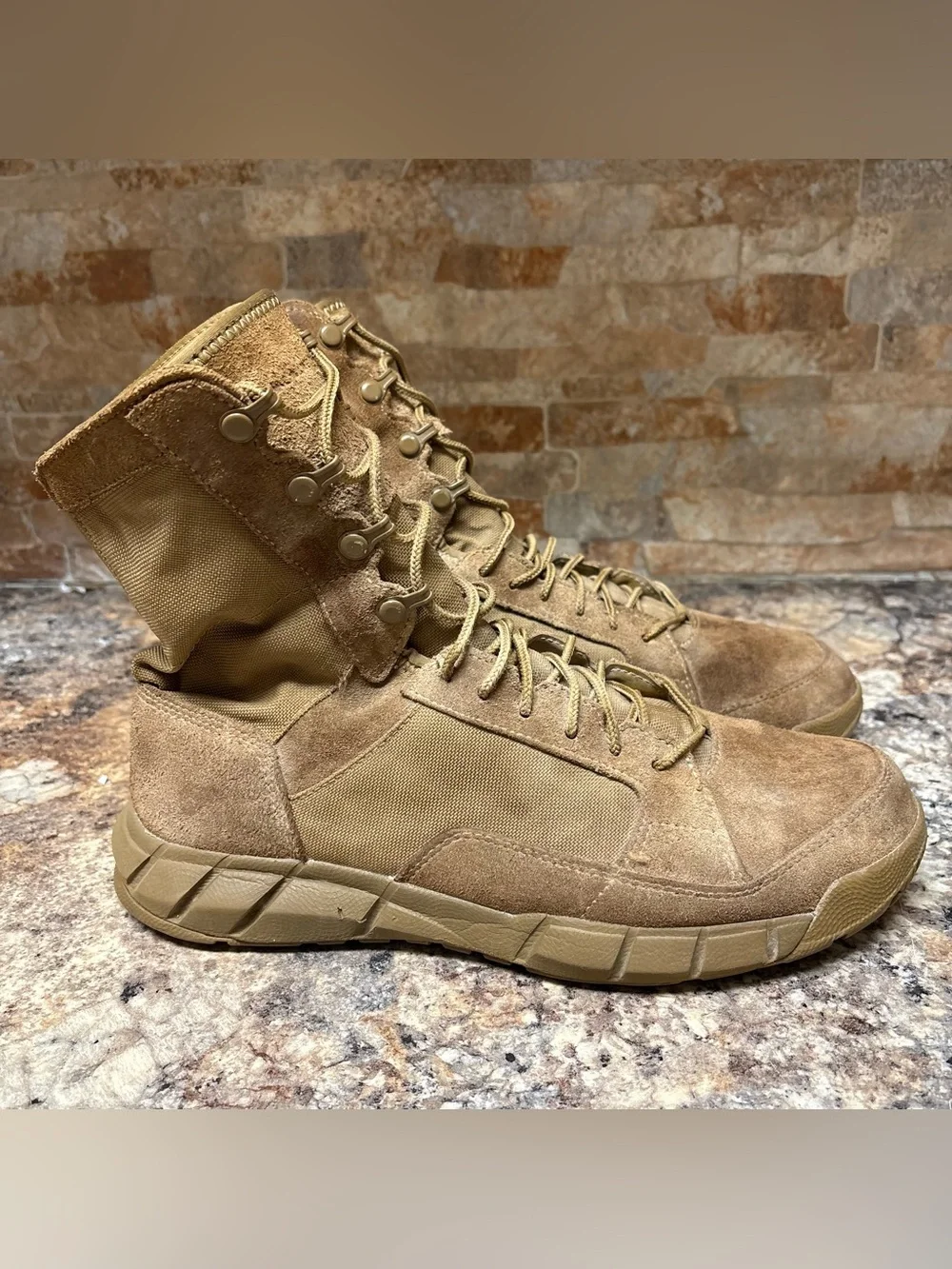 Oakley SI Light Assault 2 Military Tactical Combat Boots Tan Coyote Size 9.5